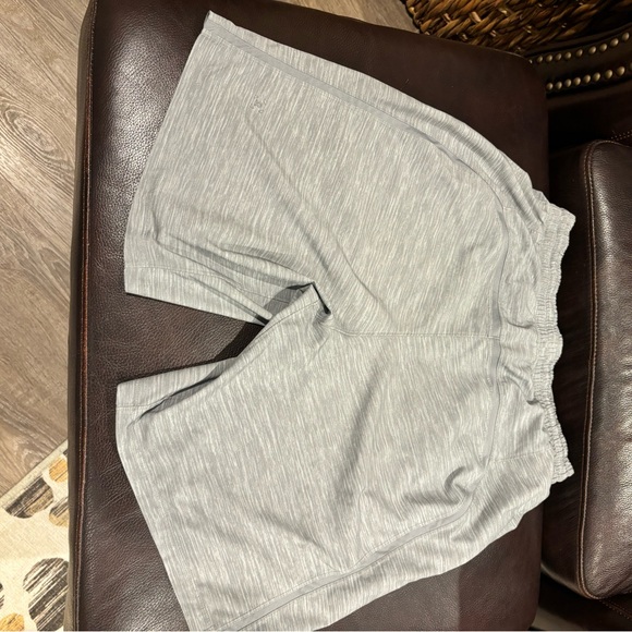 Lululemon men’s shorts - Picture 7 of 7